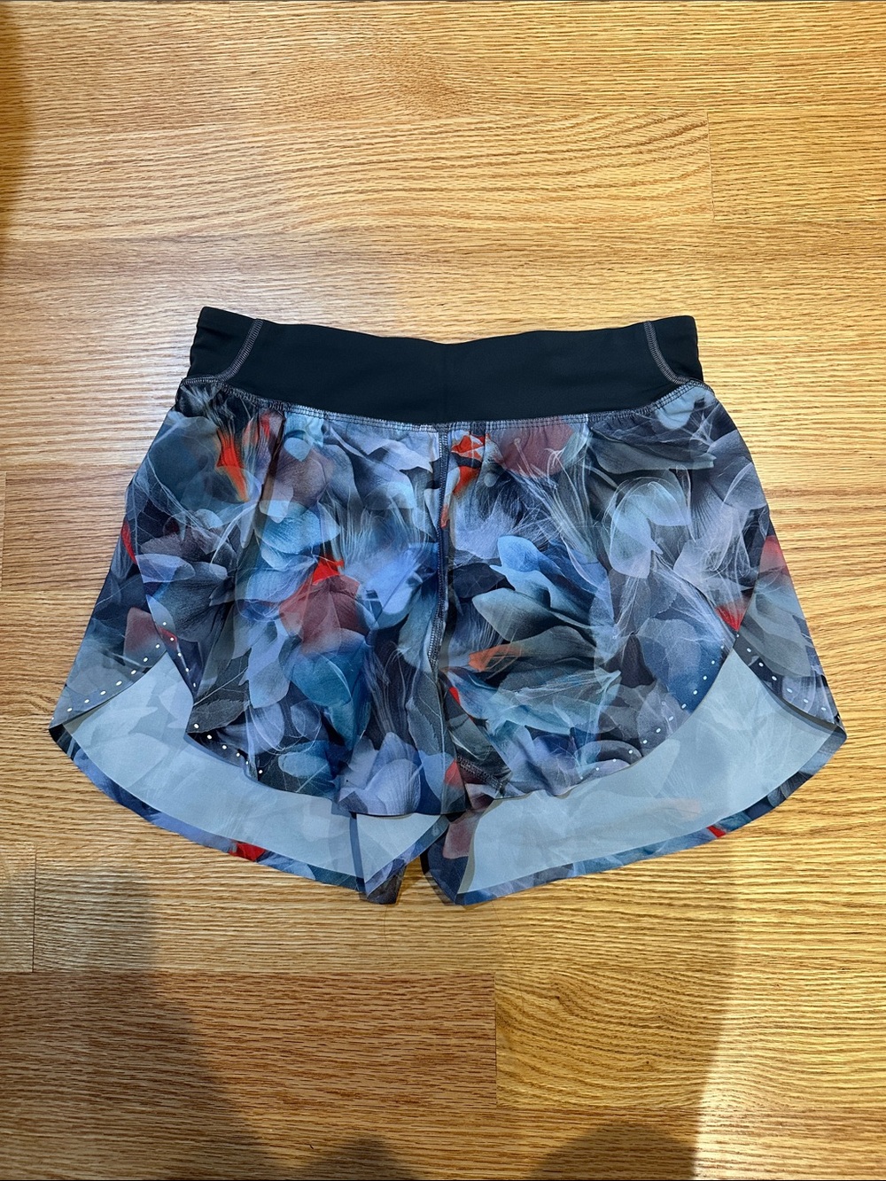 Lululemon Women’s Floral Fast & Free Running Shorts - Size 4